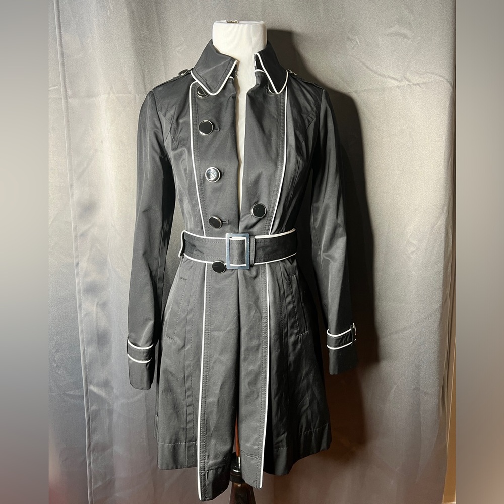 White House Black Market Trench 00